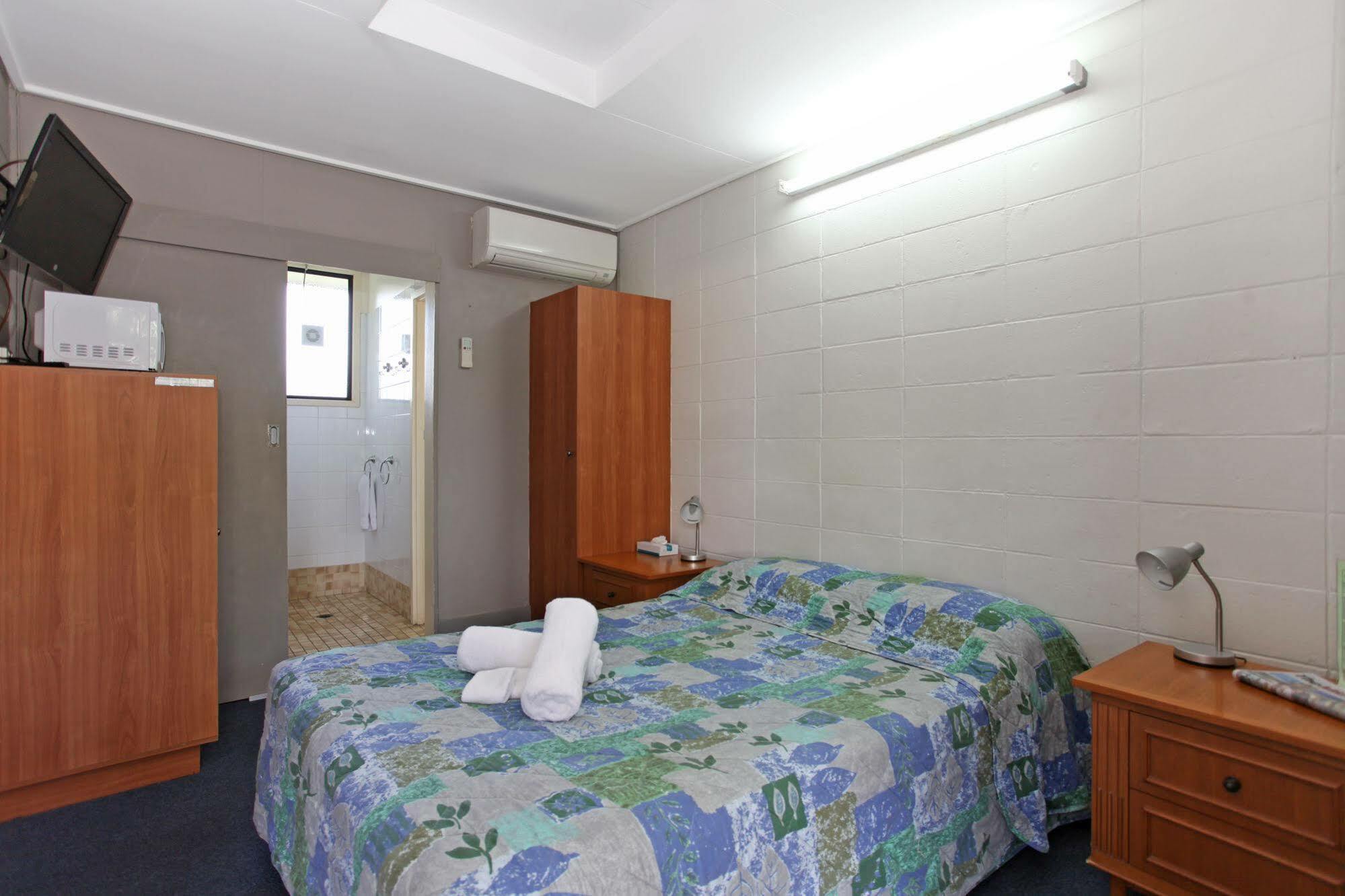 Tandara Hotel Motel Sarina Dış mekan fotoğraf