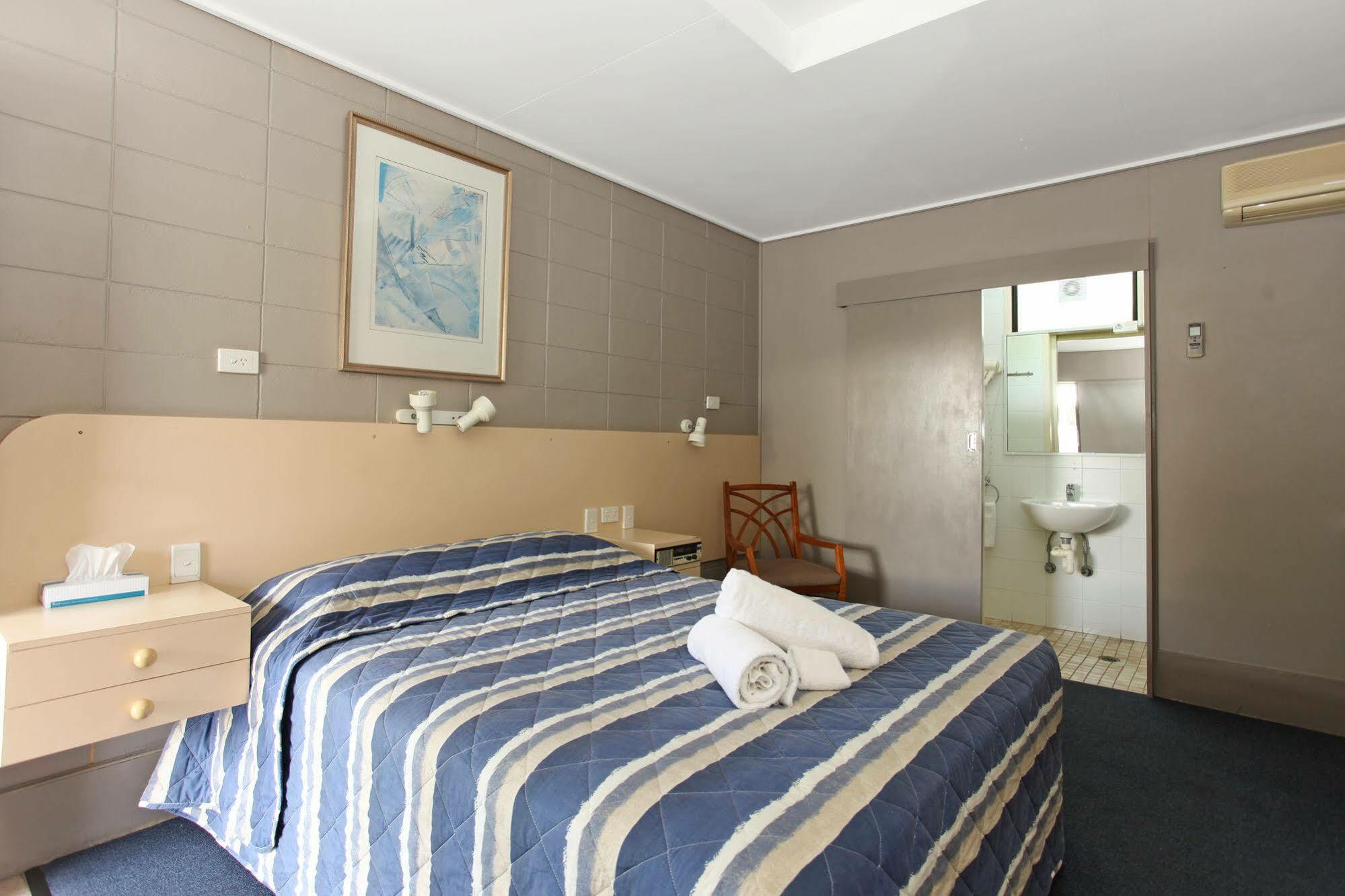 Tandara Hotel Motel Sarina Dış mekan fotoğraf