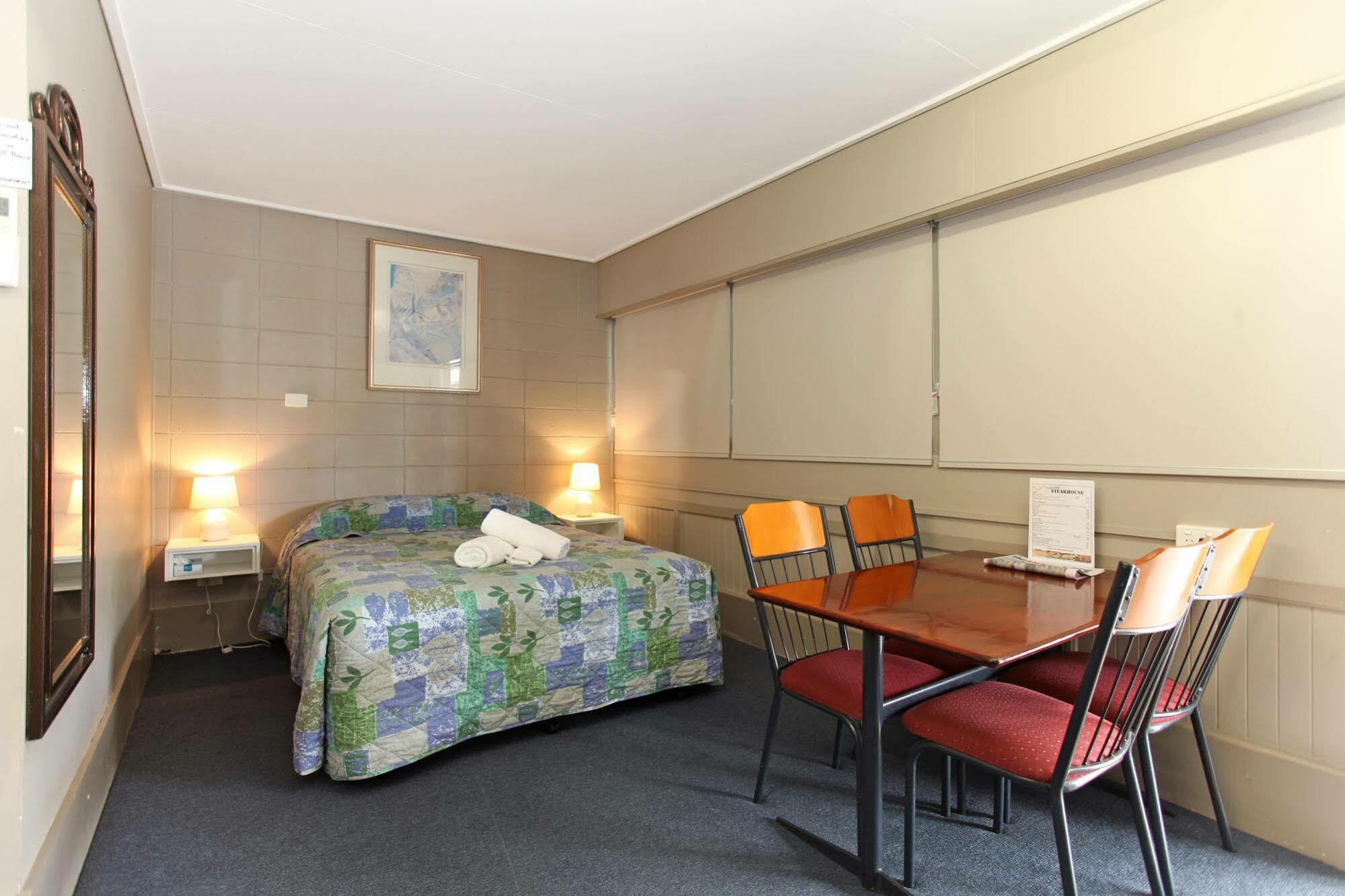 Tandara Hotel Motel Sarina Dış mekan fotoğraf